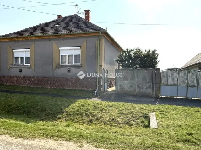 Eladó ház Salköveskút 88 nm