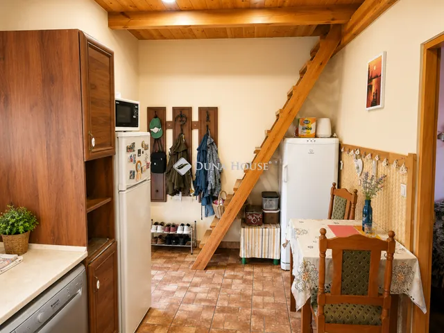 Eladó ház Gyanógeregye 160 nm