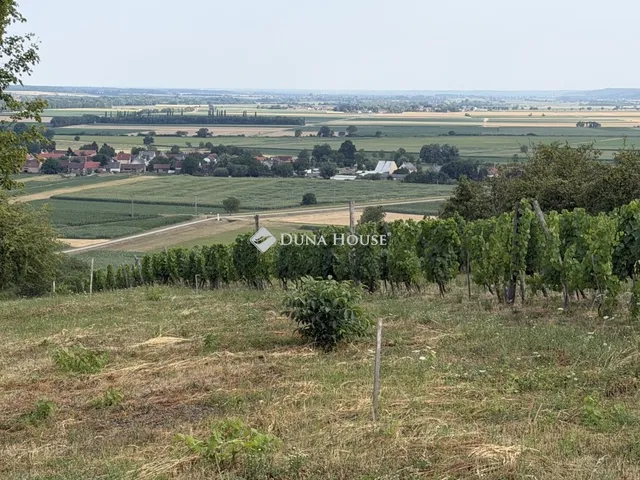 Eladó telek Vaskeresztes 2040 nm