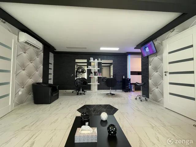 Eladó kereskedelmi és ipari ingatlan Tatabánya, Újváros 60 nm