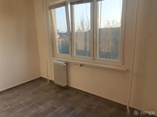 Eladó lakás Dunaújváros 34 nm