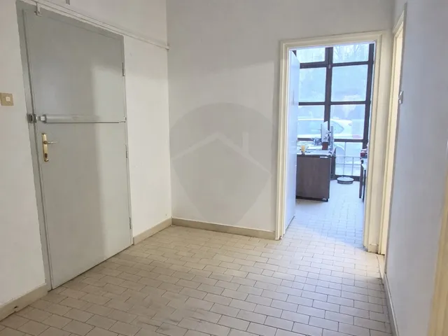 Eladó kereskedelmi és ipari ingatlan Baja 64 nm