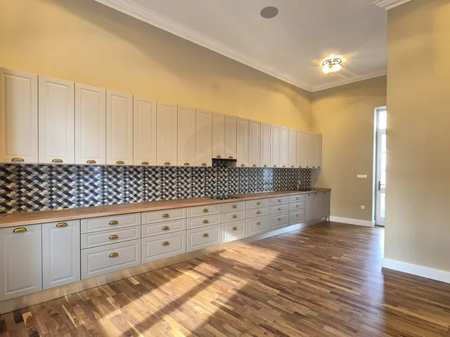 Eladó ház Baja, Belváros 276 nm