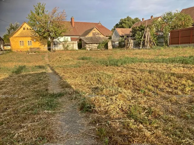 Eladó telek Baja, Szentjános 1126 nm