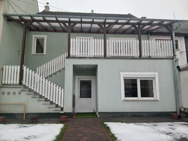 Kiadó ház Vác 100 nm