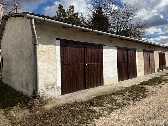 Kiadó garázs Baj 20 nm