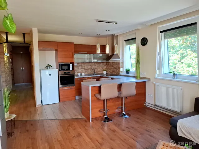 Eladó lakás Komárom 64 nm