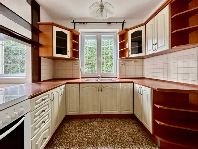 Eladó ház Pécs, Szkókó 200 nm