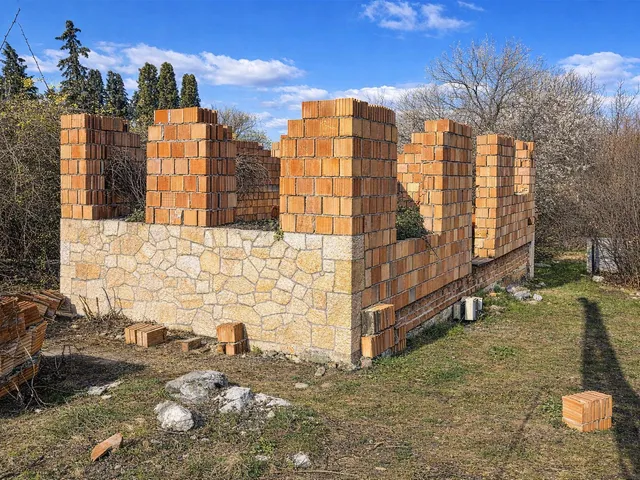 Eladó telek Pécs 647 nm