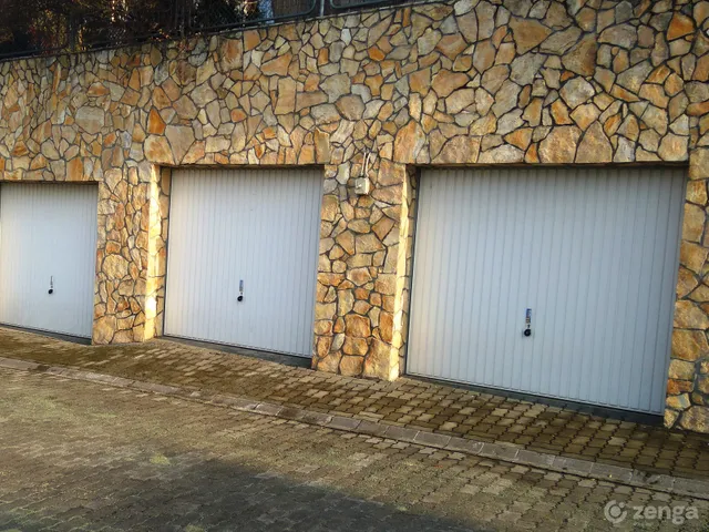 Kiadó garázs Szentendre, Izbég 18 nm