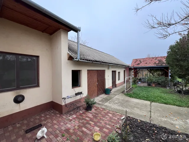 Eladó ház Törökszentmiklós, Báthori utca 117 nm