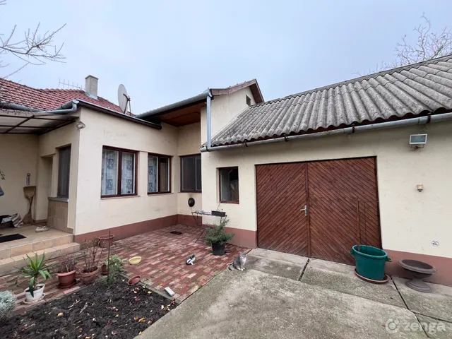 Eladó ház Törökszentmiklós, Báthori utca 117 nm