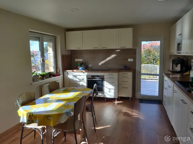 Eladó ház Fót, Kisalag 275 nm