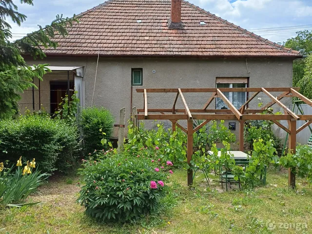 Eladó ház Nagysimonyi 66 nm