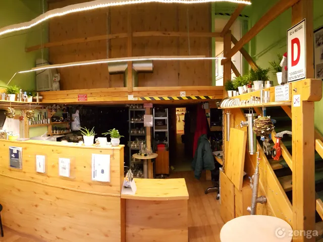 Eladó kereskedelmi és ipari ingatlan Budapest X. kerület, Ligettelek 88 nm