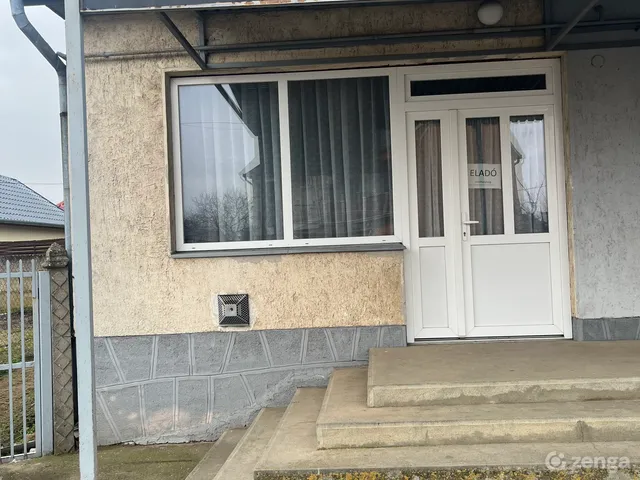 Eladó kereskedelmi és ipari ingatlan Pócspetri 89 nm