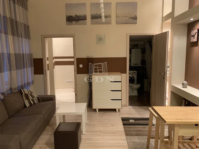 Eladó lakás Budapest VI. kerület 42 nm