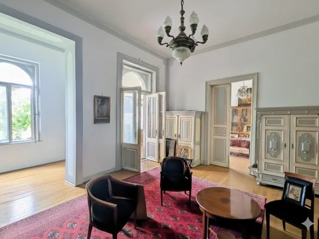 Eladó lakás Budapest VI. kerület, Nagykörúton belüli terület 127 nm