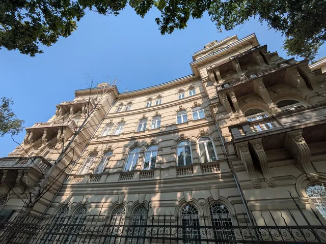 Eladó lakás Budapest VI. kerület, Nagykörúton belüli terület, Benczúr utca 2 127 nm