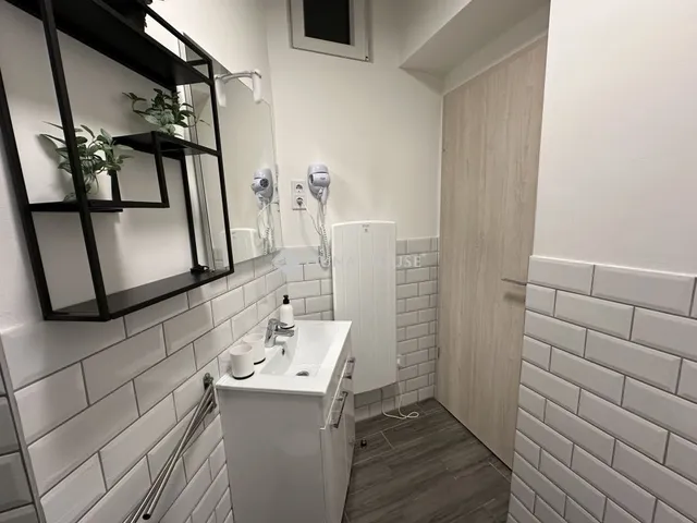 Eladó lakás Budapest VI. kerület 14 nm