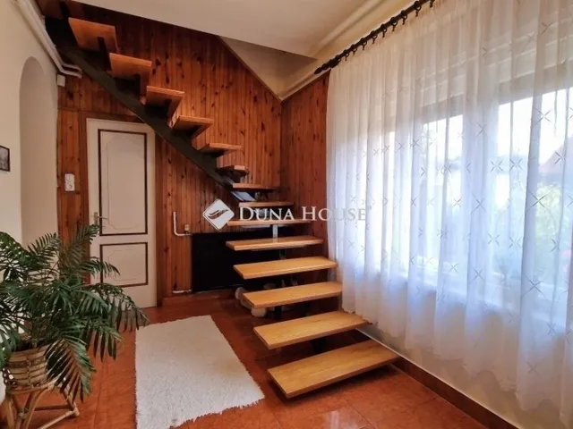 Eladó ház Vác 200 nm