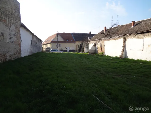Eladó telek Győr, Kossuth  286 nm