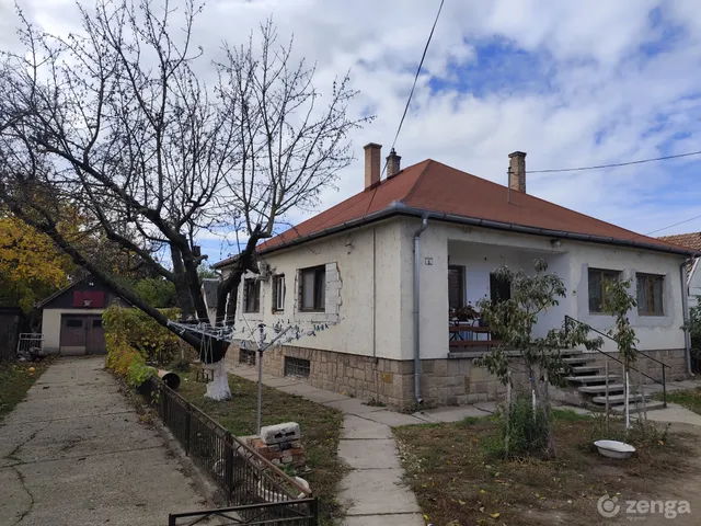 Eladó ház Tass 150 nm