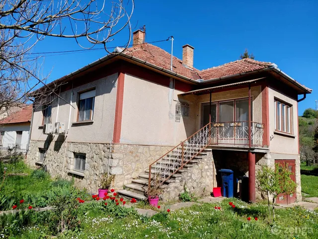 Eladó ház Kárász 100 nm