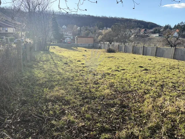 Eladó telek Dunaalmás 780 nm