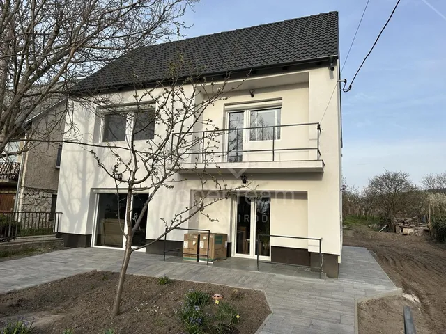 Eladó ház Baj 155 nm