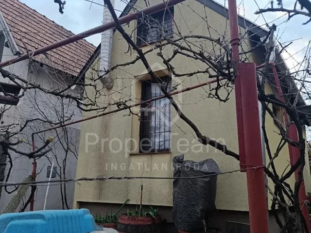 Eladó nyaraló Vértesszőlős 20 nm