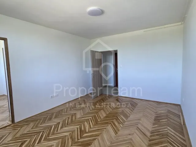 Eladó lakás Oroszlány 41 nm