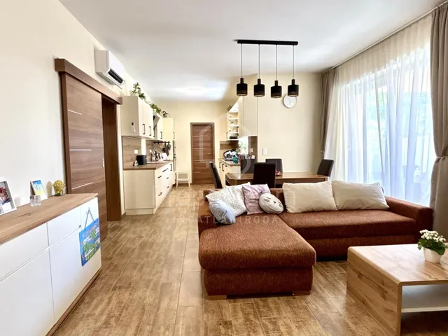 Eladó ház Naszály 126 nm