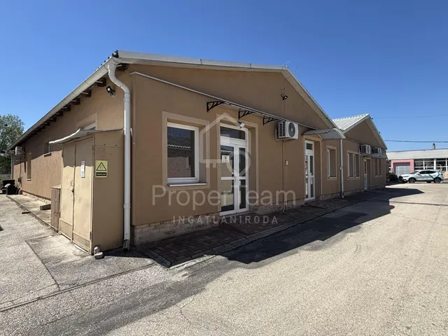 Kiadó kereskedelmi és ipari ingatlan Tatabánya 195 nm