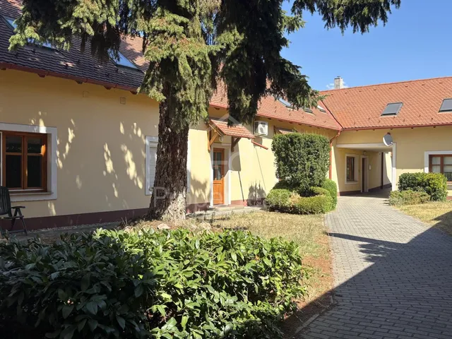 Kiadó lakás Tata 87 nm