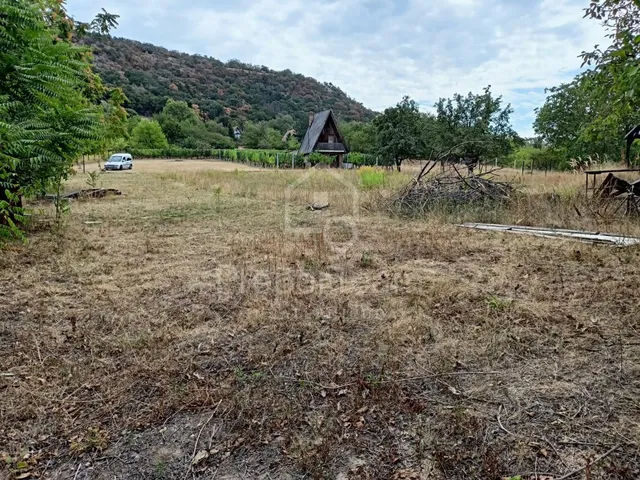 Eladó telek Baj 1800 nm