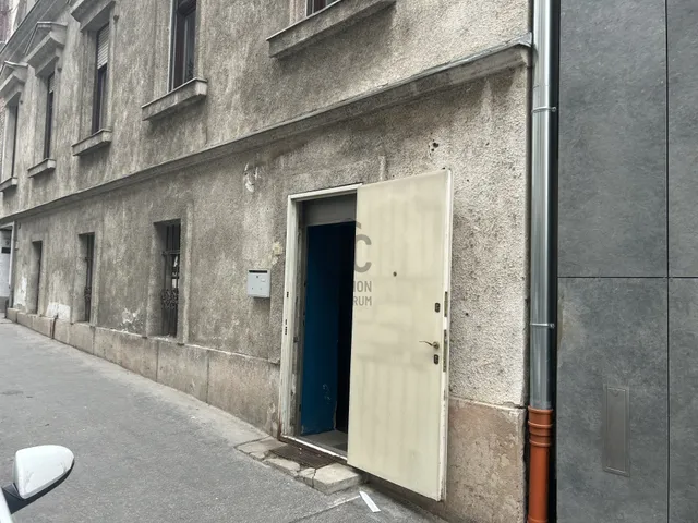 Eladó kereskedelmi és ipari ingatlan Budapest I. kerület 68 nm