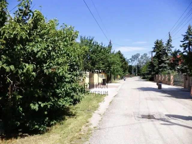 Eladó telek Gyúró 2017 nm