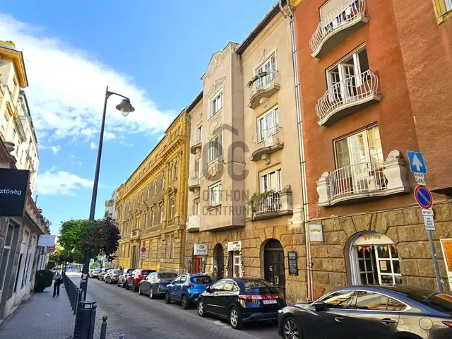 Eladó lakás Budapest II. kerület, Országút 30 nm