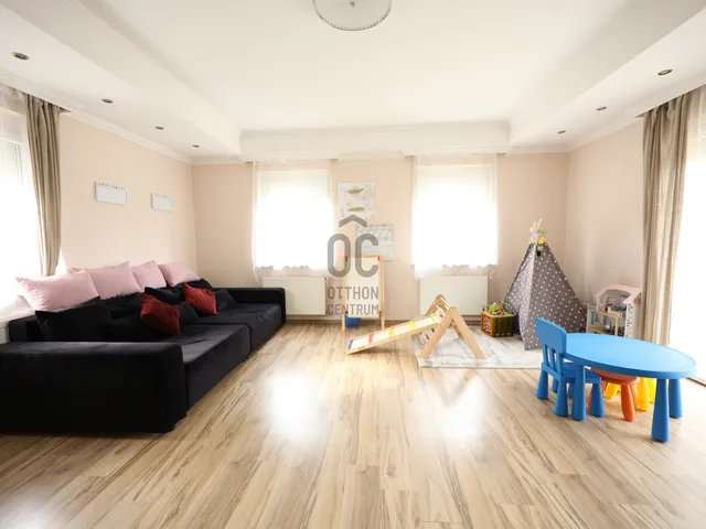 Eladó ház Érd, Parkváros 210 nm