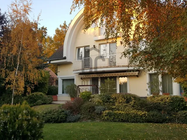 Eladó ház Budapest IV. kerület, Újpest 450 nm
