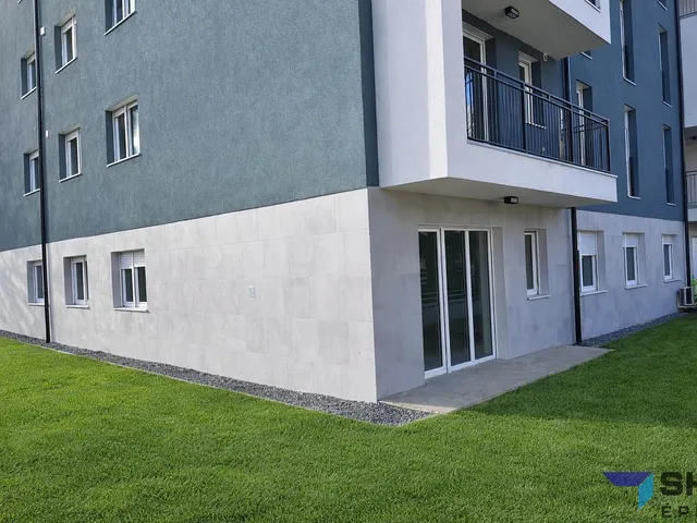 Eladó kereskedelmi és ipari ingatlan Székesfehérvár 79 nm