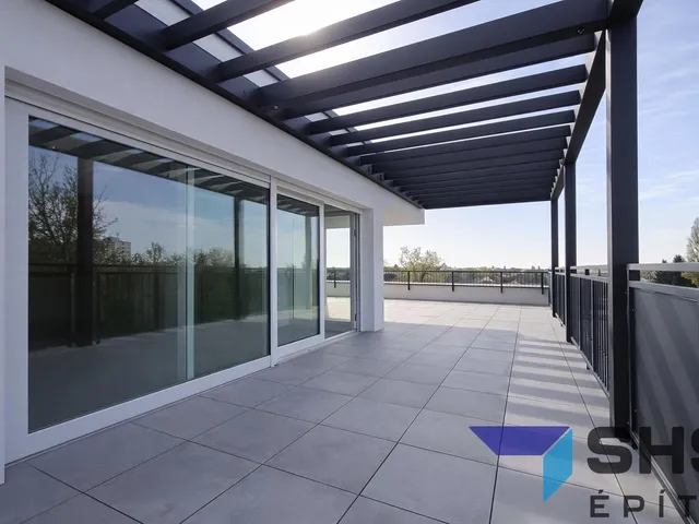 Eladó lakás Székesfehérvár, Zrínyi utca 1. 131 nm