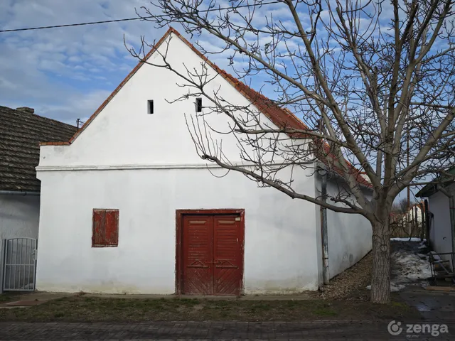 Eladó mezőgazdasági ingatlan Hajós 81 nm