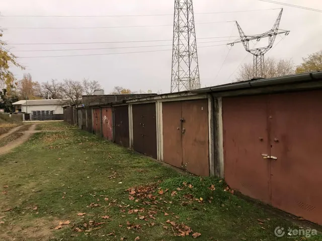 Eladó garázs Budapest X. kerület, Újhegy 17 nm