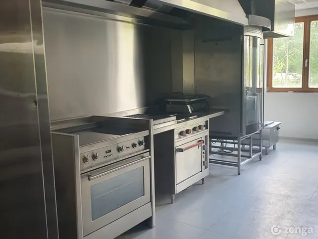 Eladó kereskedelmi és ipari ingatlan Vecsés 7300 nm