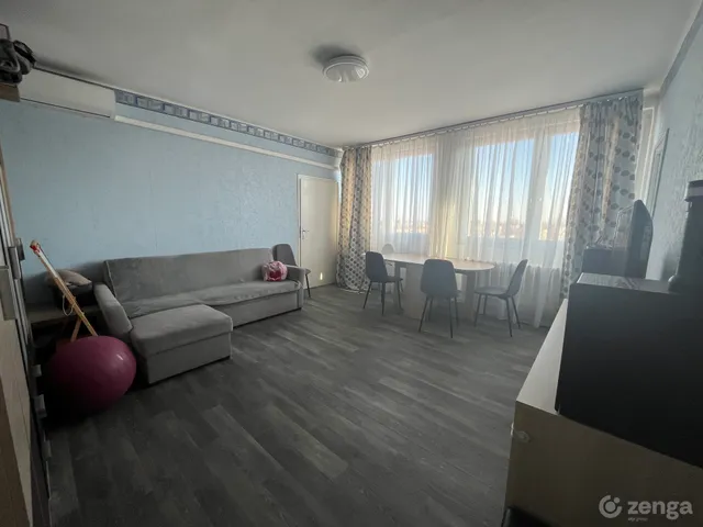 Eladó lakás Dunaújváros, Barátság városrész 75 nm