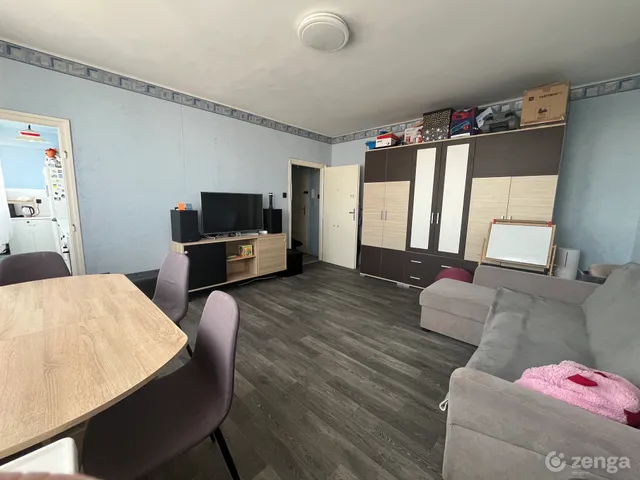 Eladó lakás Dunaújváros, Barátság városrész 75 nm