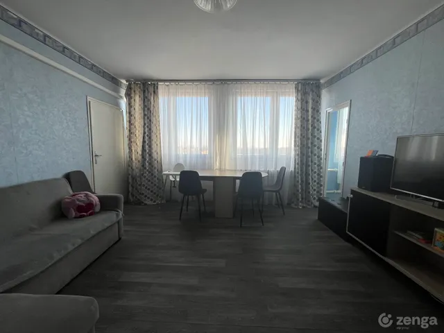 Eladó lakás Dunaújváros, Barátság városrész 75 nm