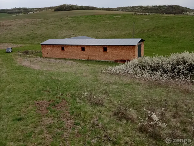 Eladó mezőgazdasági ingatlan Balajt 400 nm